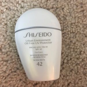 Shisheido Urban environment oil-free UV protector